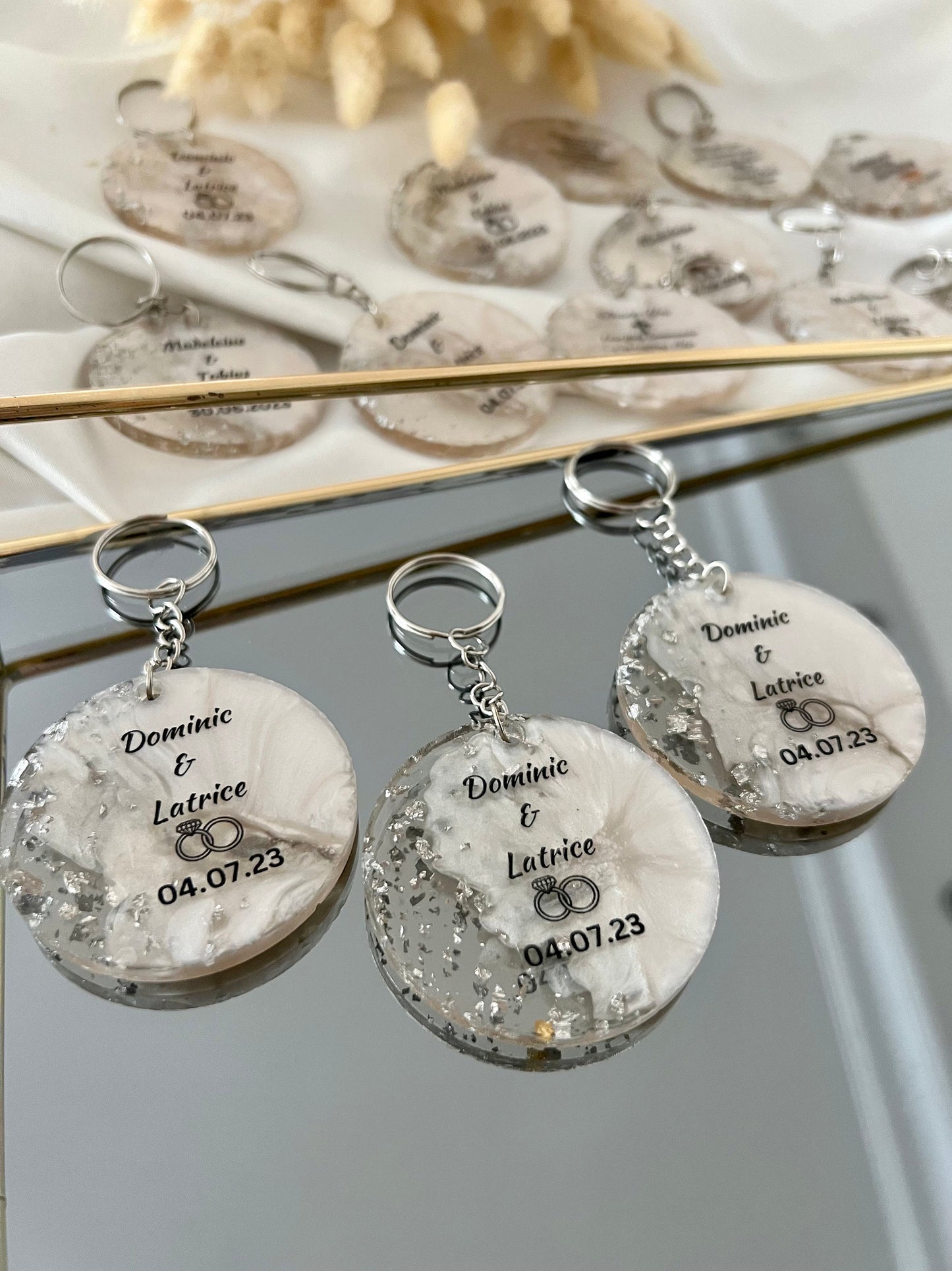 Silver wedding keychain favors | Baby shower keychain favors | Wedding gifts in bulk | Baby shower gifts for guests | Party shower favors