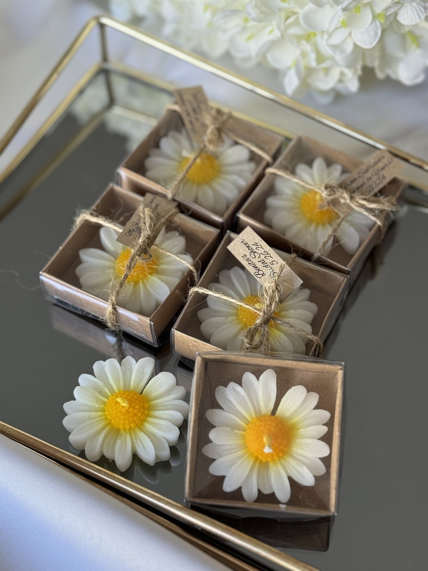 daisy candle gifts