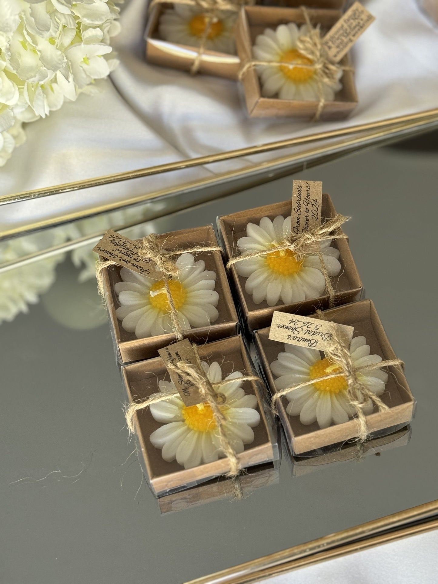 daisy candle gifts