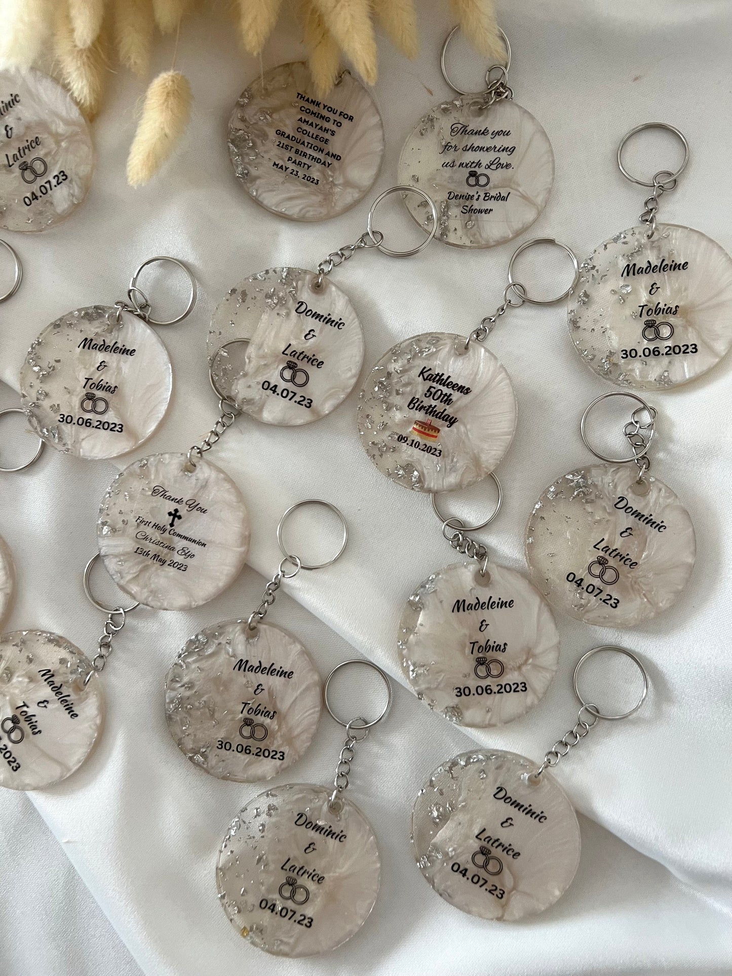 Silver wedding keychain favors | Baby shower keychain favors | Wedding gifts in bulk | Baby shower gifts for guests | Party shower favors